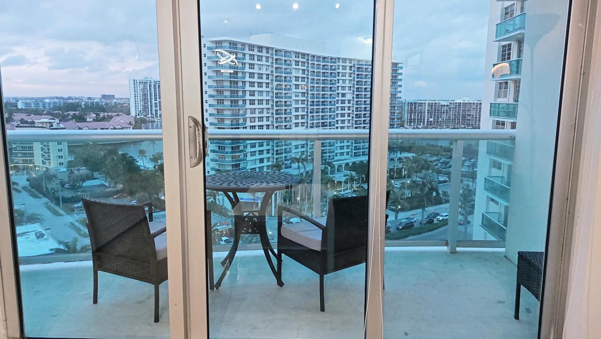 The Tides Apartments On The Beach Голливуд Экстерьер фото