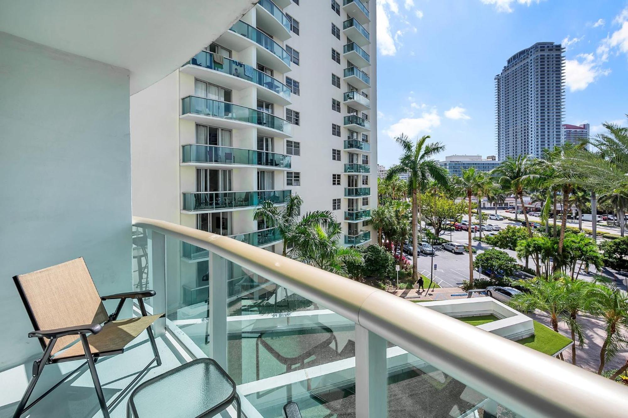 The Tides Apartments On The Beach Голливуд Экстерьер фото